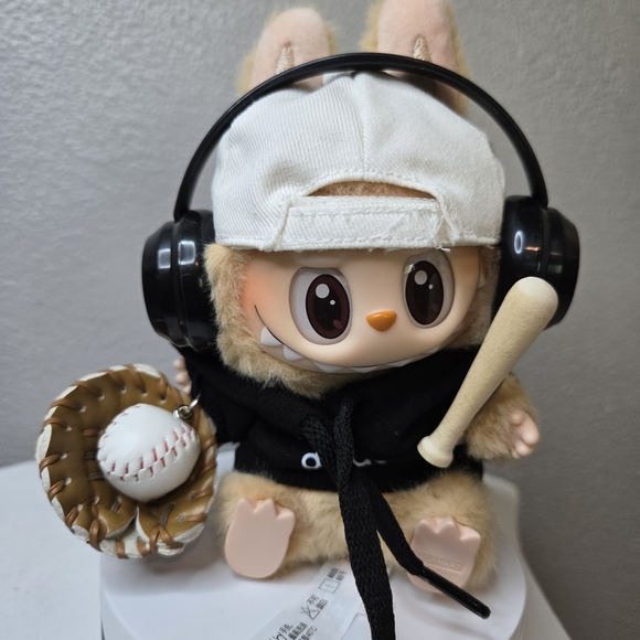 Labubu Baseball Outfit Will Fit All 3 Versions Of Labubu - No Doll - Picture 1 of 5